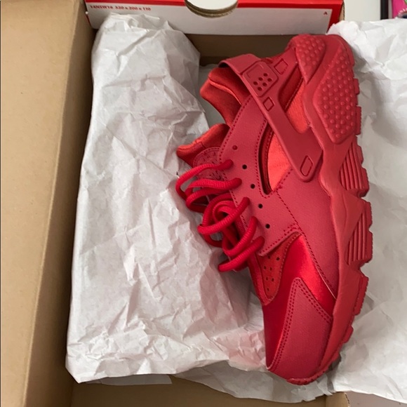 Nike Shoes - Women Air Huarache Runs All Red